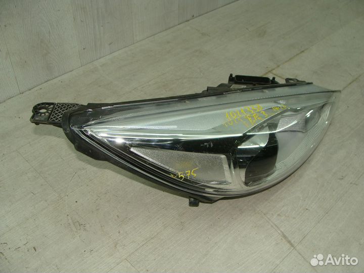 Фара правая Ford Focus