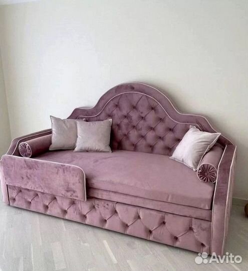 Кровать диван детская мягкая