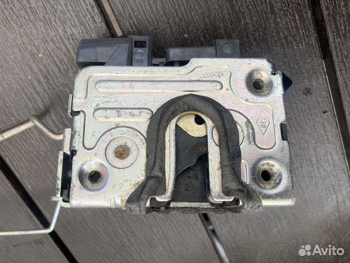 Замок передней правой двери renault