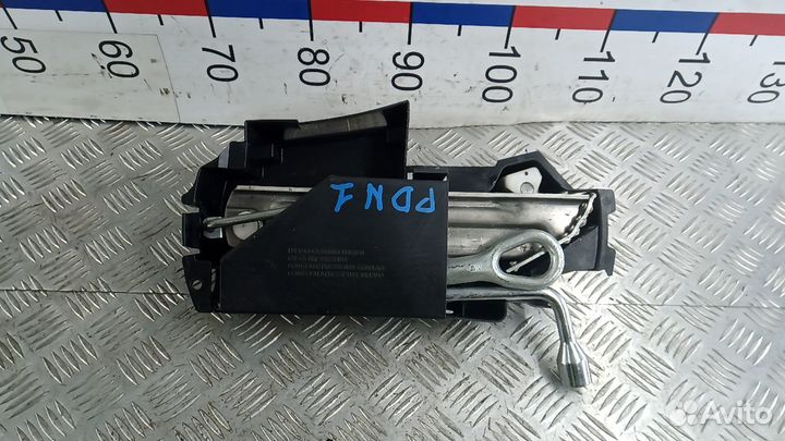 Набор инструментов на Мерседес Бенц С-class W204