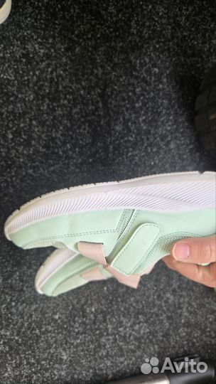 Кроссовки для девочки