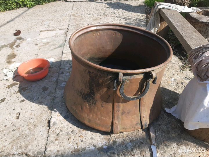 Старинный полковой казан