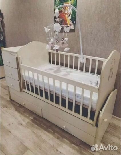 Детская кроватка 3 в 1 с комодом