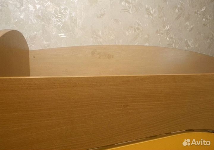 Двухъярусная кровать