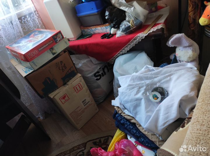 Коробка с барахлом