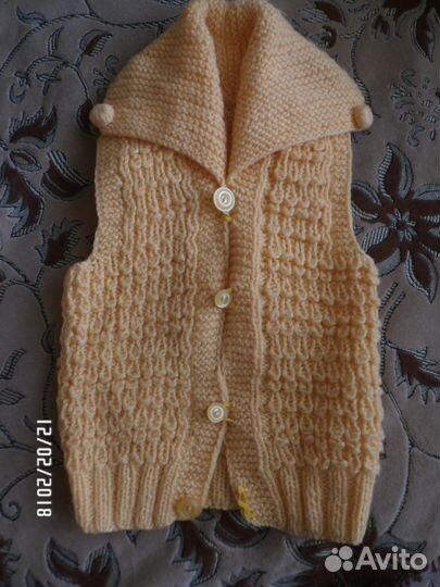 Вязаный жилет
