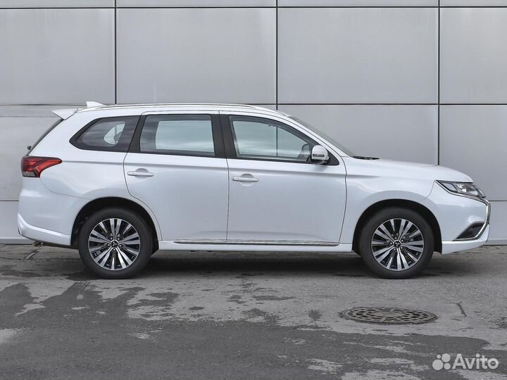 Mitsubishi Outlander 2.0 CVT, 2022, 349 км