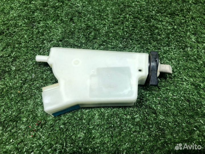 Замок лючка бензобака Nissan Fuga Y50 PY50 PNY50