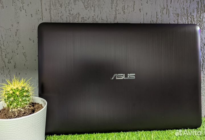 Ноутбук для работы и игр 4 ядра + GF 920MX 2Gb