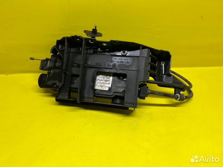 Блок управления стояночным тормозом Renault Scenic