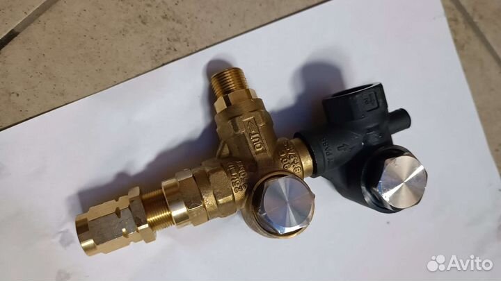 Регулятор давления для помпы новый