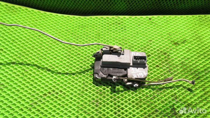 Замок двери передний левый Калина