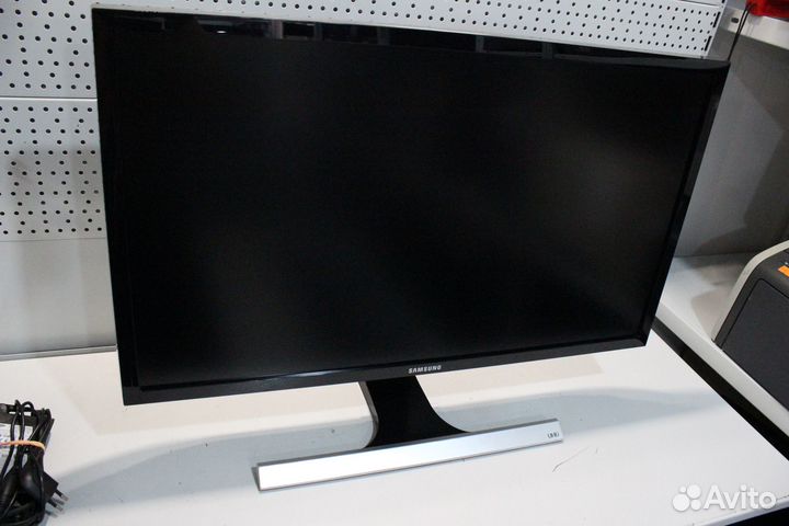 Монитор Samsung U28E590D/28
