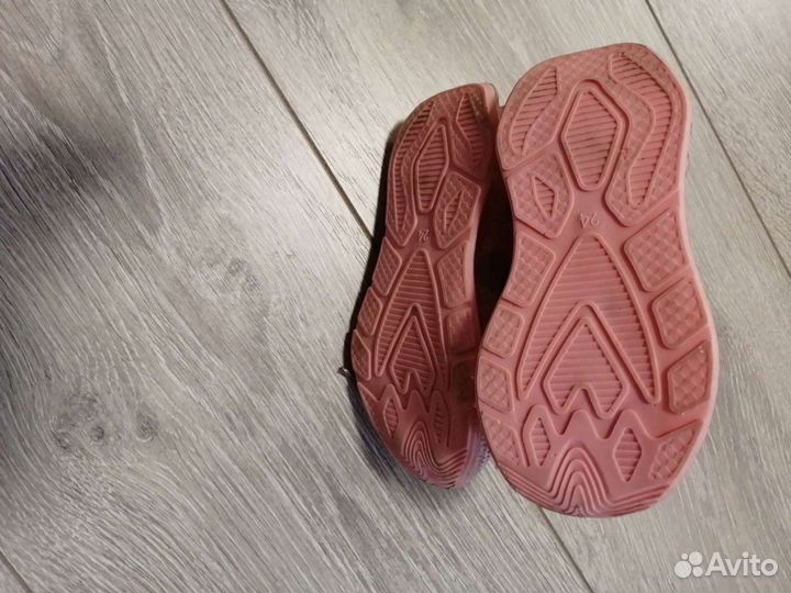 Кроссовки светящиеся новые