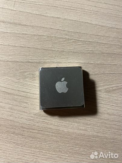 iPod shuffle 4