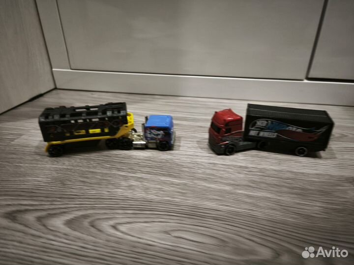 Hot wheels машинки