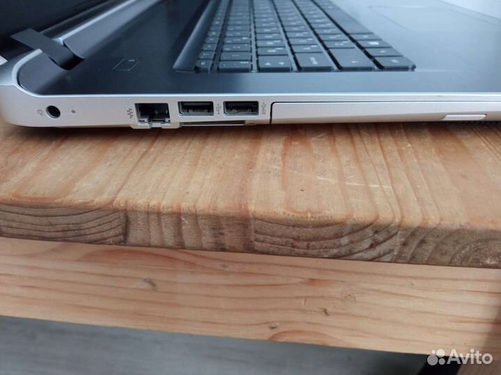 HP Pavilion i7-6500U/GF 940MX/12 RAM/SSD 128GB