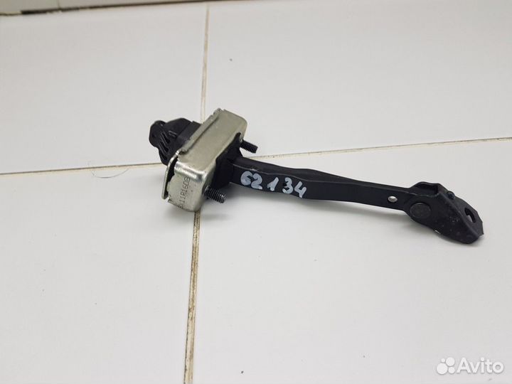 Ограничитель задней правой двери (Geely Coolray)