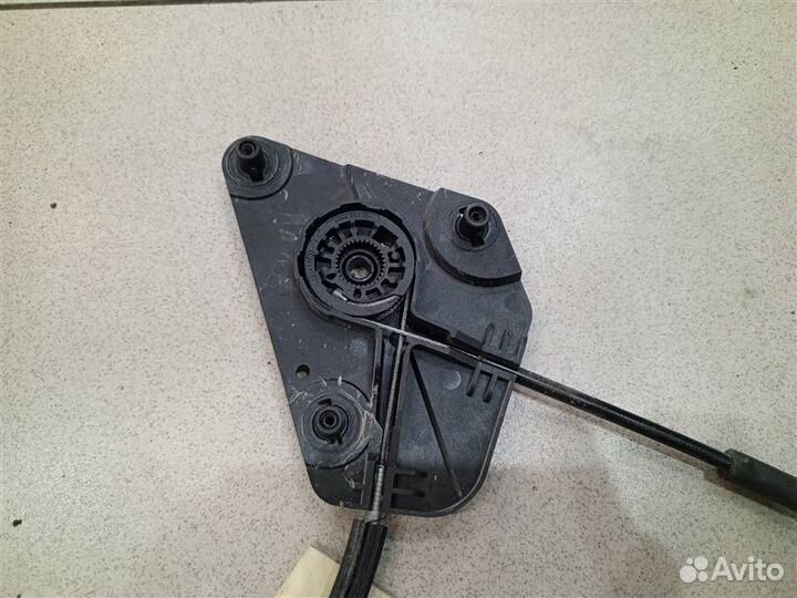 Стеклоподъемник задний левый электрический Skoda