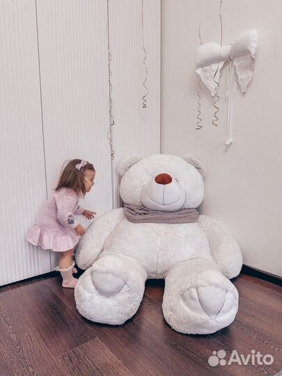 Плюшевый медведь огромный