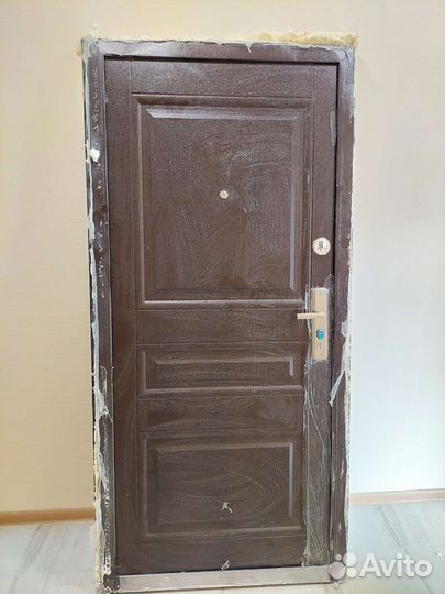 Дверь входная металлическая бу