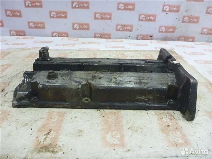 Крышка клапанная правая Mitsubishi Pajero V25W