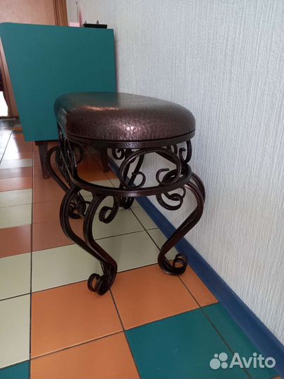 Банкетка в прихожую