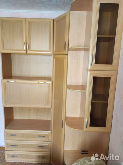 Угловой шкаф