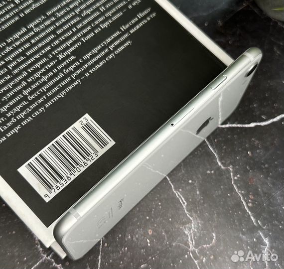 iPhone 8, 64 ГБ