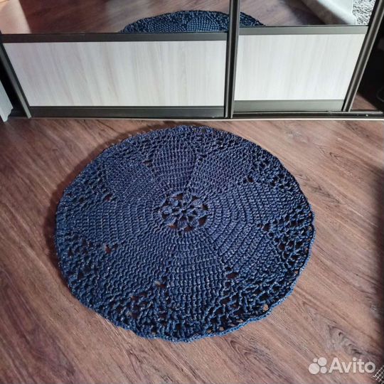 Коврик вязаный