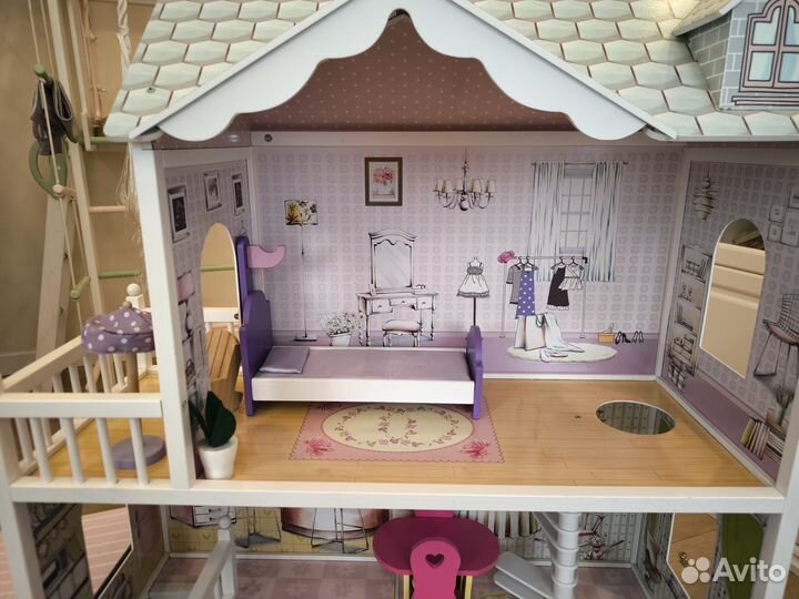 Большой кукольный домик