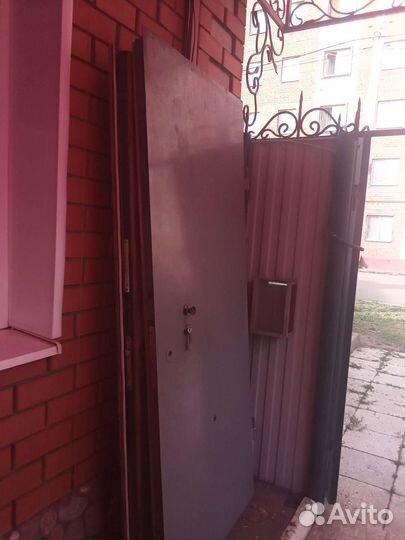 Дверь входная металлическая