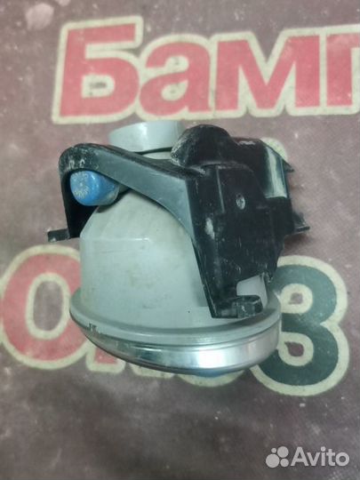 Фара противотуманная правая Toyota Corolla E180