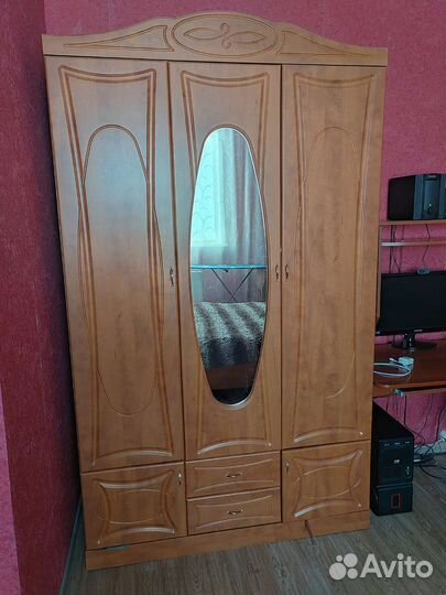 Спальный гарнитур