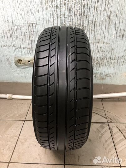 Yokohama BluEarth E70 215/55 R17