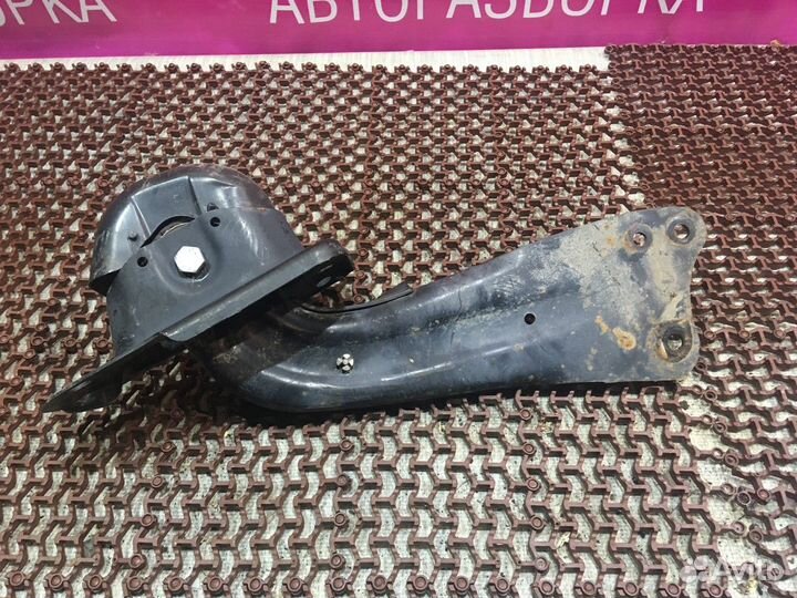 Рычаг задний левый продольный Skoda Octavia