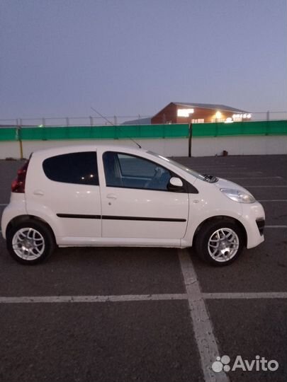 Peugeot 107 1.0 МТ, 2013, 103 500 км