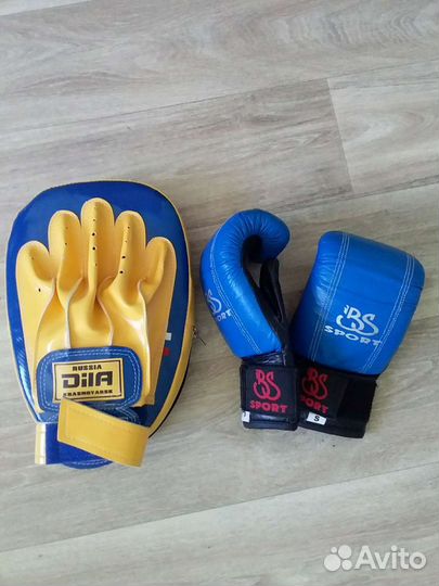 Боксерские перчатки