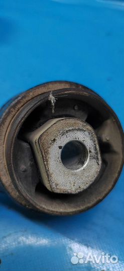 Рычаг передней подвески правый Land Rover Range R