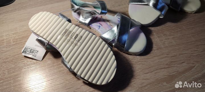 Сандалии для девочки