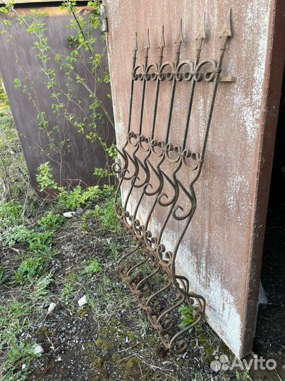 Решетка кованная б/у оконная