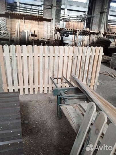 Забор деревянный