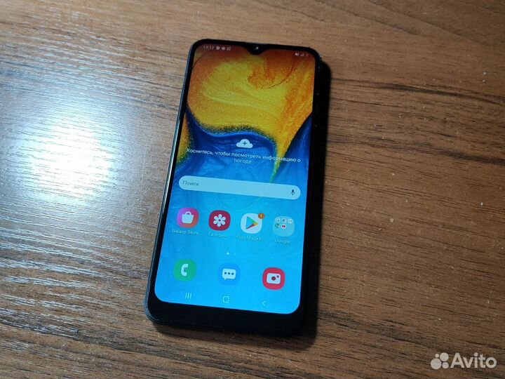 Samsung Galaxy A20, 3/32 ГБ