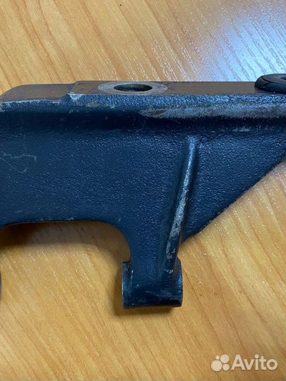 Кронштейн генератора Мерседес W115/114/123/126