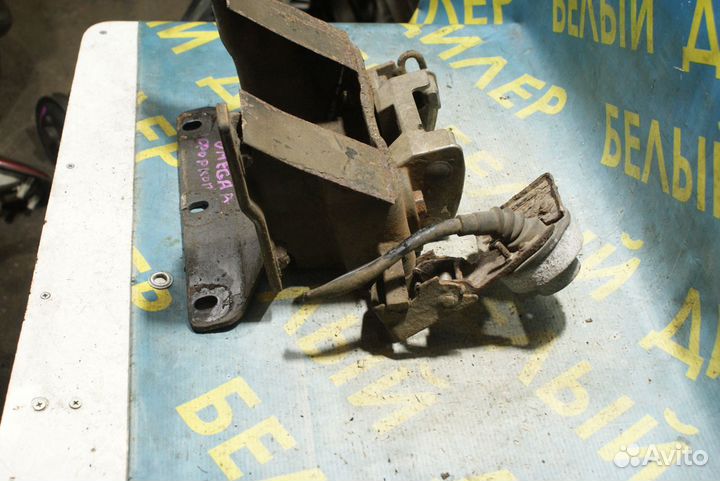 Фаркоп оригинальный Opel omega B