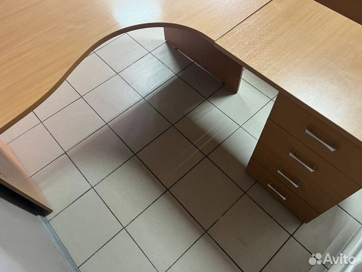 Стол компьютерный