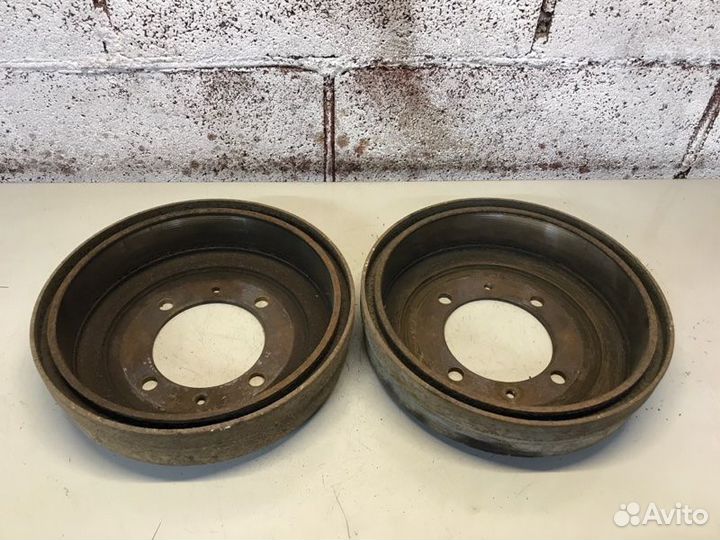 Тормозной барабан Mitsubishi Eterna 2.0 6A12 1993