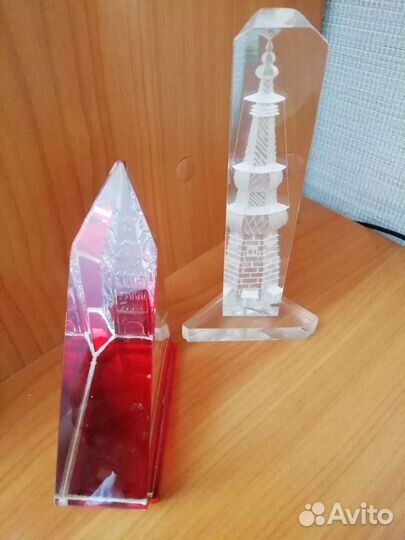 Сувениры из хрусталя и цветного стекла