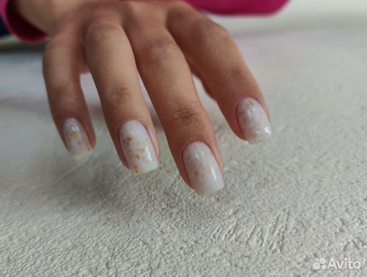 Маникюр и педикюр в студии