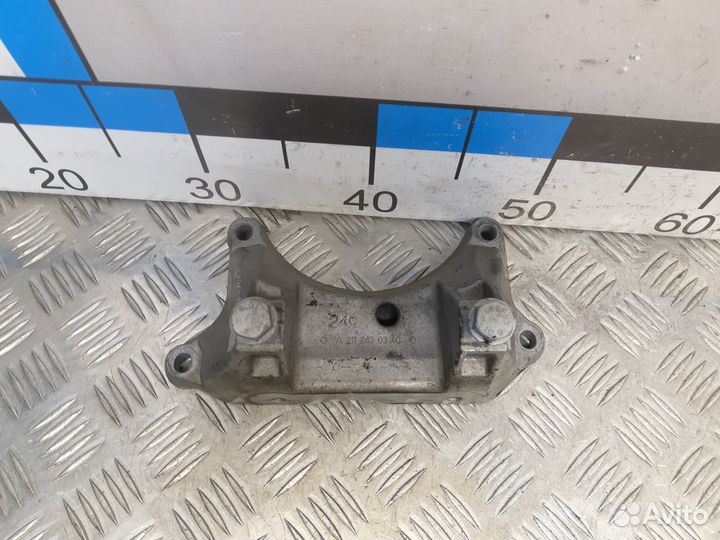 Б/У Кронштейн кпп задний